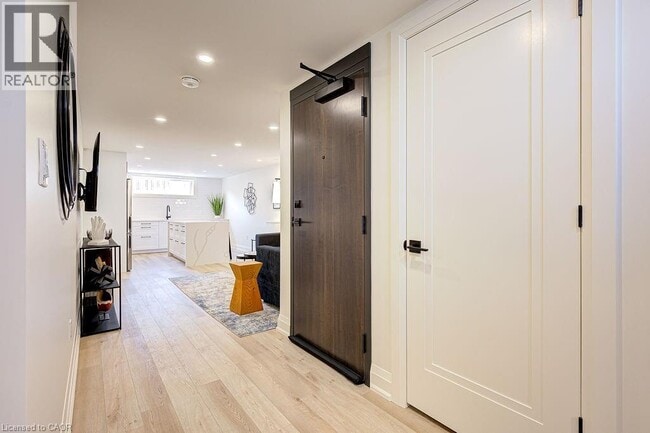 Photo du bâtiment - 1456 Olga Dr