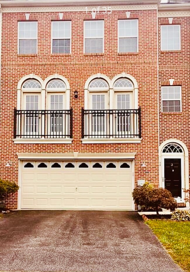 Building Photo - 3 Sycamore Ln