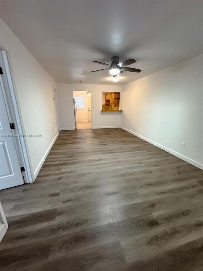 Foto del edificio - 1050 SW 30th St