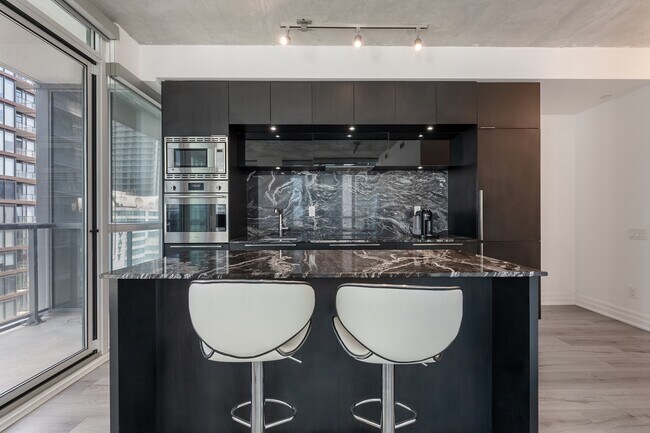 Building Photo - 88 Blue Jays Way