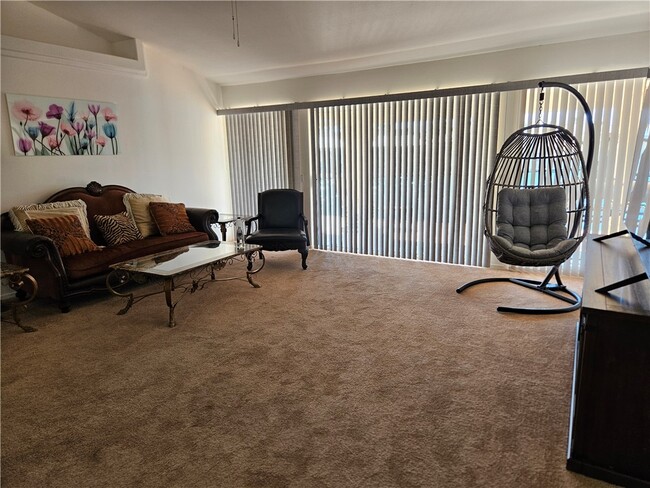 Building Photo - 2048 E Lago Grande Bay