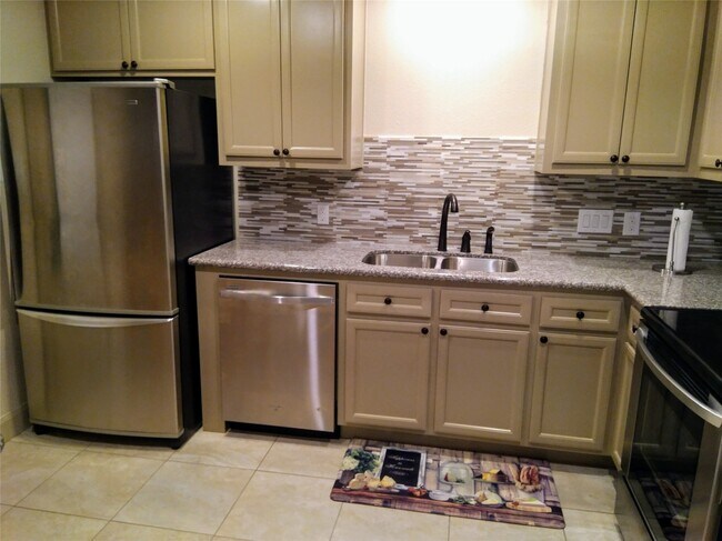 Building Photo - 3340 Blodgett St