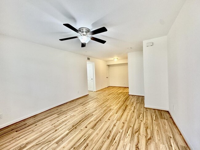 Building Photo - 1880 White Oak Dr