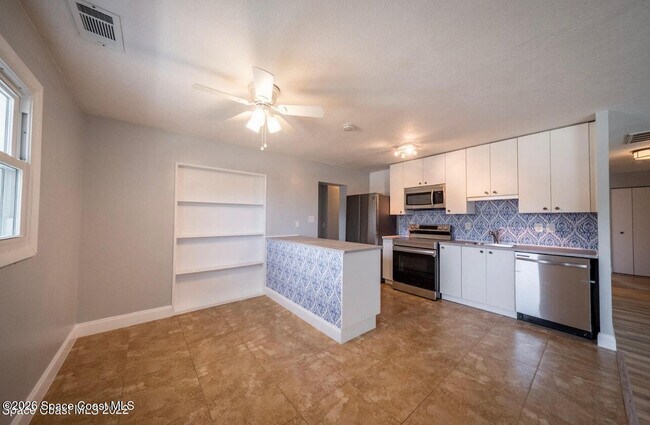 Foto del edificio - 4406 Sherwood Blvd