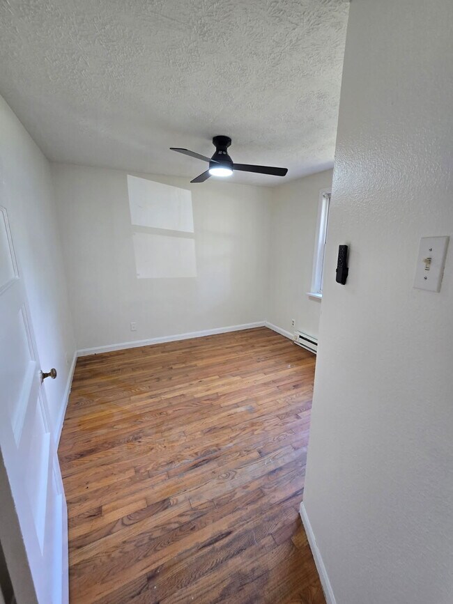 Foto del edificio - 629 Dawes Ave
