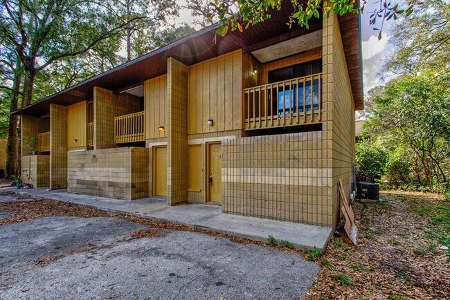 Building Photo - 504 SW 67th Terrace