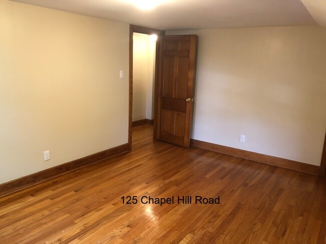 Foto del edificio - 125 Chapel Hill Rd