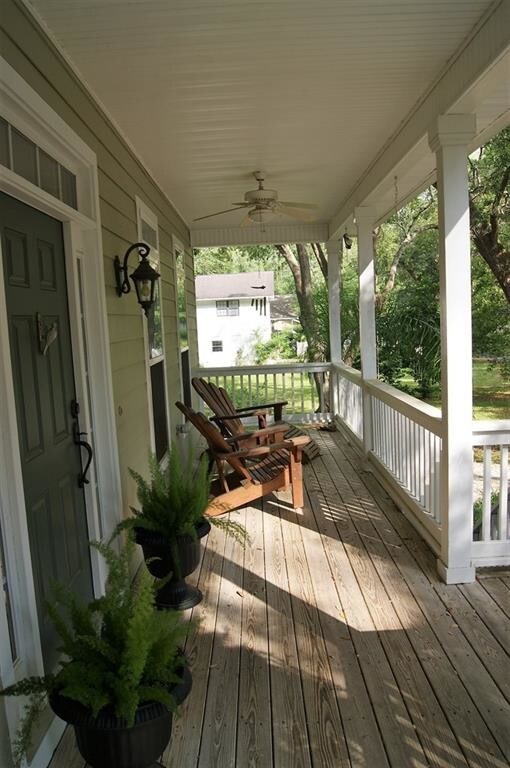 Foto del edificio - 111 Redfern Dr