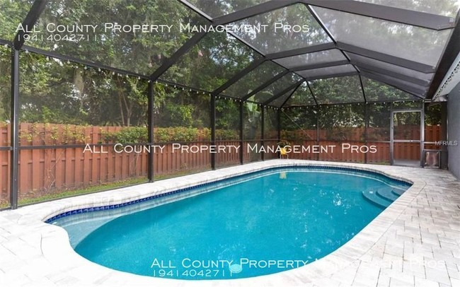 Building Photo - Saltwater Pool/Cul De Sac/Updated/GREAT Lo...