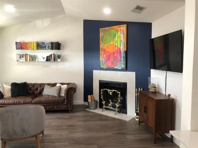 Building Photo - 6409 Burns St