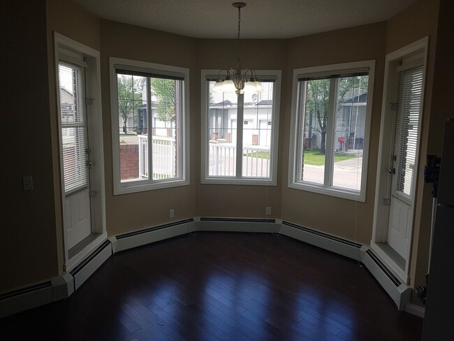 Building Photo - 2 Bed 2 Bath Unit in Calgary, AB