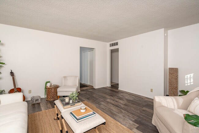 Foto del edificio - 1609 S Parkside Dr