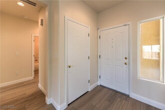 Building Photo - 10634 Sky Meadows Ave