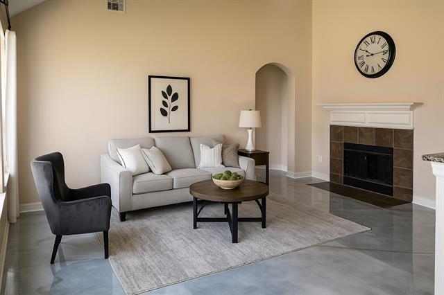 Building Photo - 2915 Holly Ln