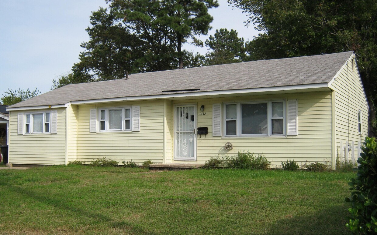 Primary Photo - 1632 Janke Rd