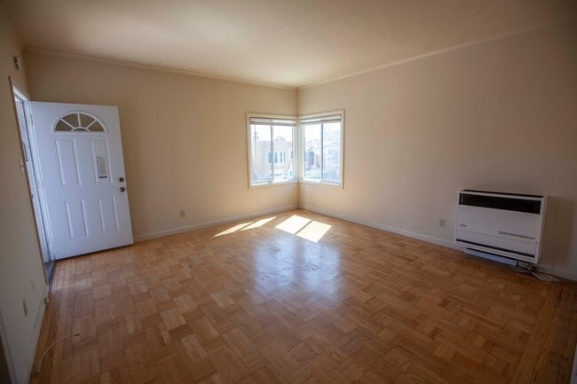 Photo - 700 Apartment