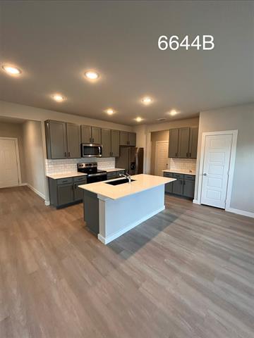 Foto del edificio - 6644 Babylon Blvd