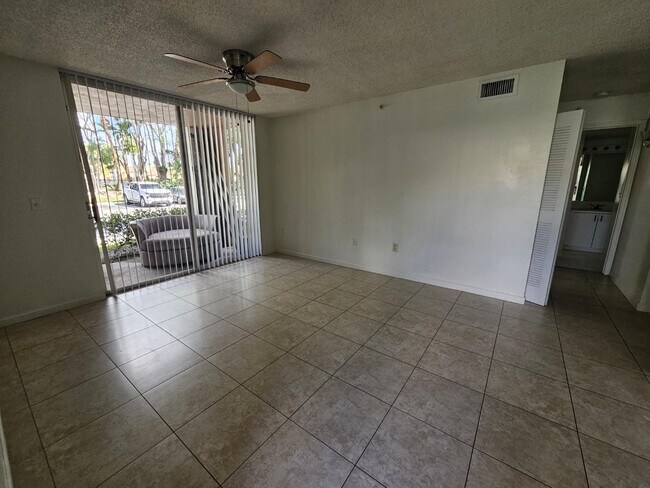 Foto del edificio - 12172 St.Andrews Pl