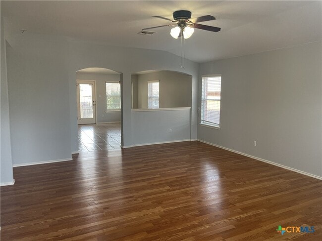 Building Photo - 3208 Clinton Pl