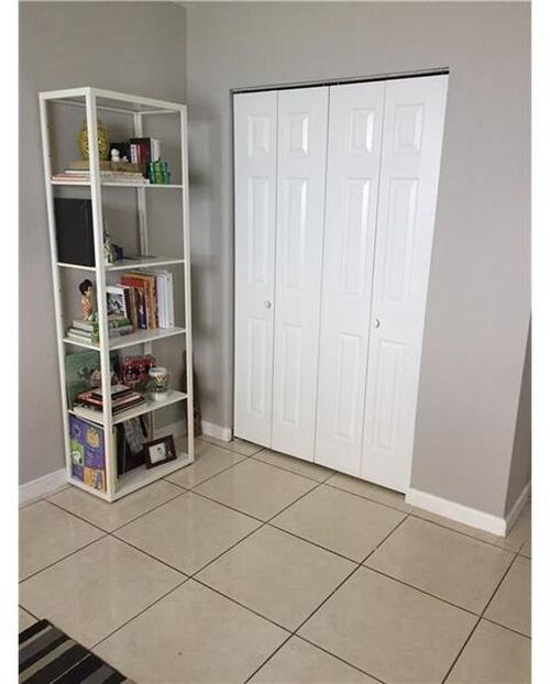 Building Photo - 2741 NE 8th Ave