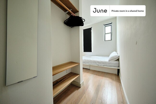 Foto del edificio - Room in Shared 3 bed/3 bath home