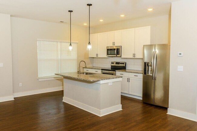 Foto del edificio - Townhome in great location in Travelers Rest!