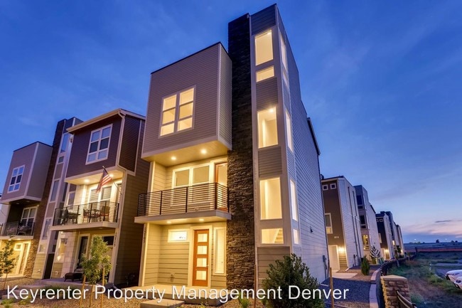 Building Photo - 3 br, 3.5 bath House - 15705 E. Broncos Pl