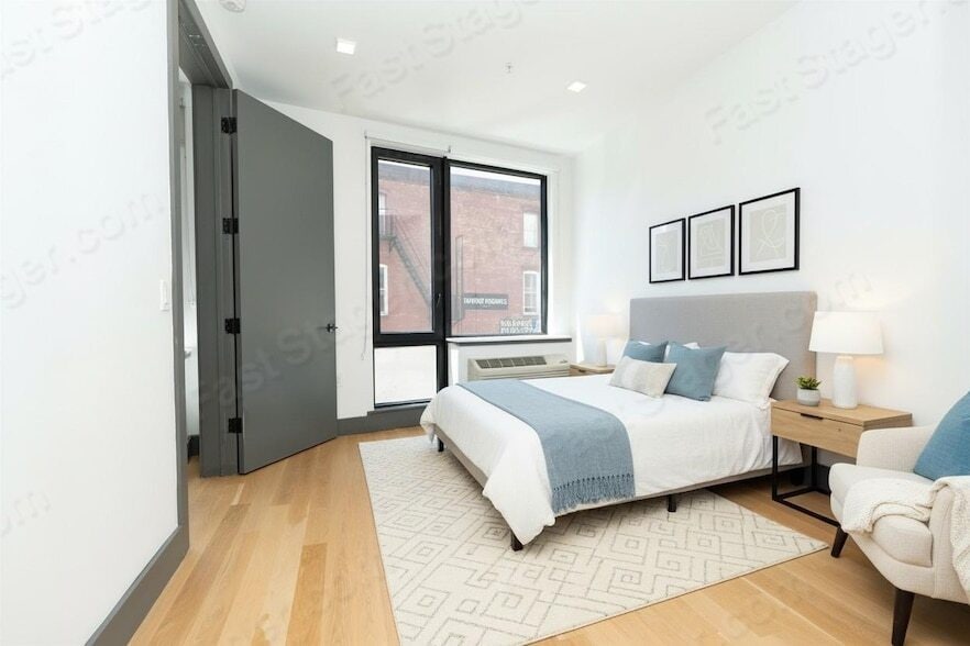 Photo - 424 Arlington Avenue Unit 304