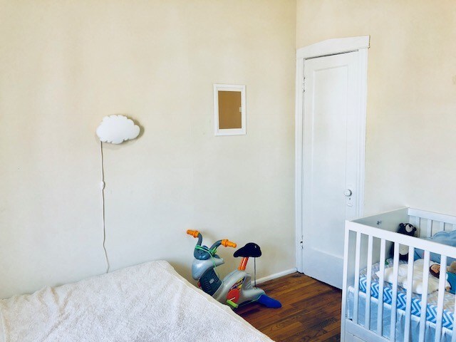 Foto del edificio - 1913 W Foster Ave