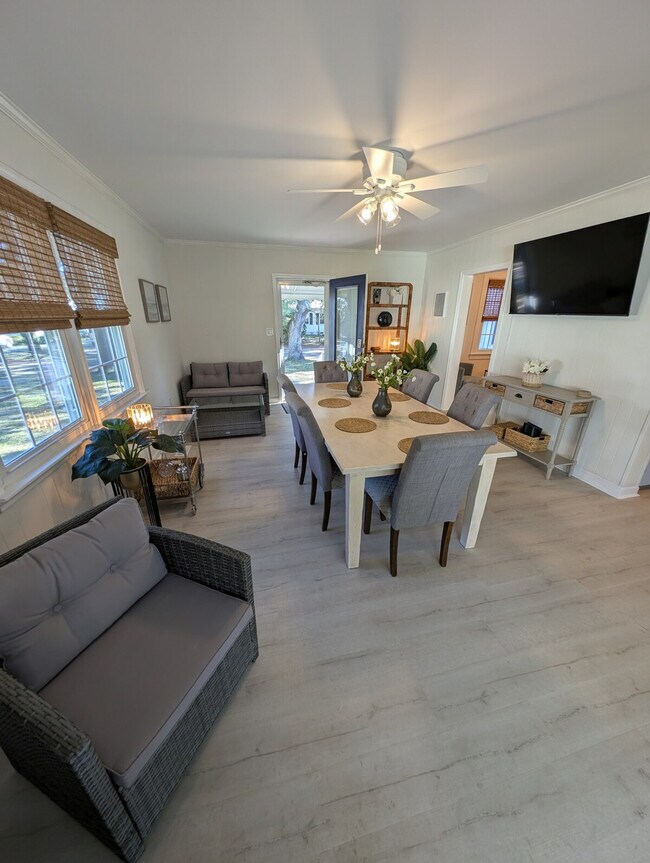Foto del edificio - 611 Marshview Ln