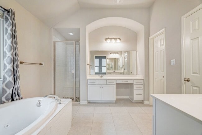 Building Photo - 213 Mindy Way