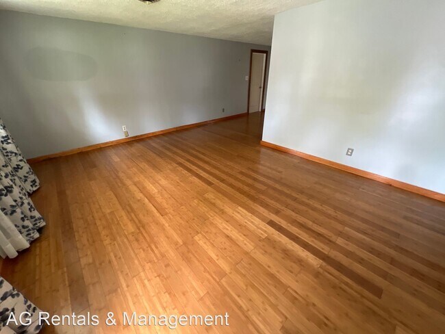 Building Photo - 3 br, 2 bath House - 2702 Barnhart Ave