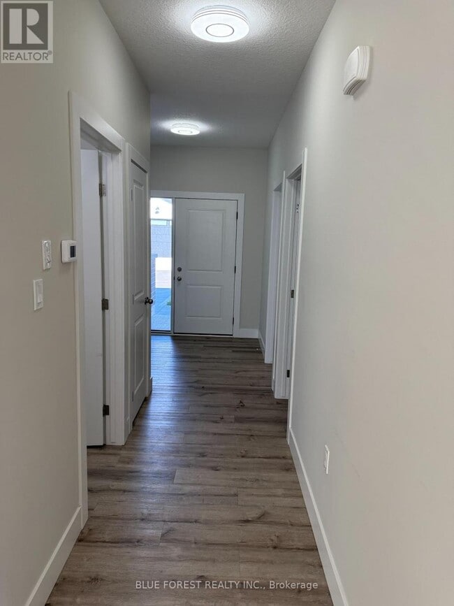 Building Photo - 282 MAIN St