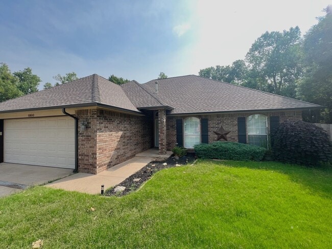 Building Photo - $500 OFF FIRST MONTHS RENT | Luxurious Hom...