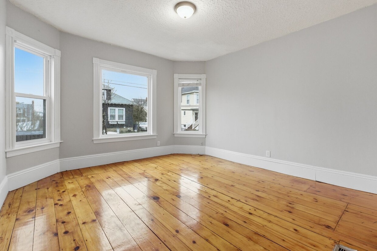 Photo - 35 Oakland Street - Leasing Only