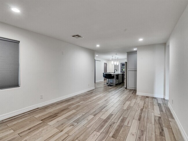 Foto del edificio - 667 Edgebrook Dr