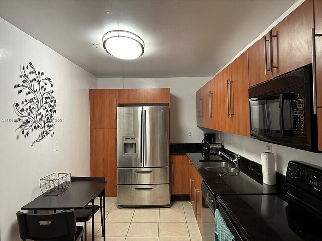 Building Photo - 3001 S Ocean Dr