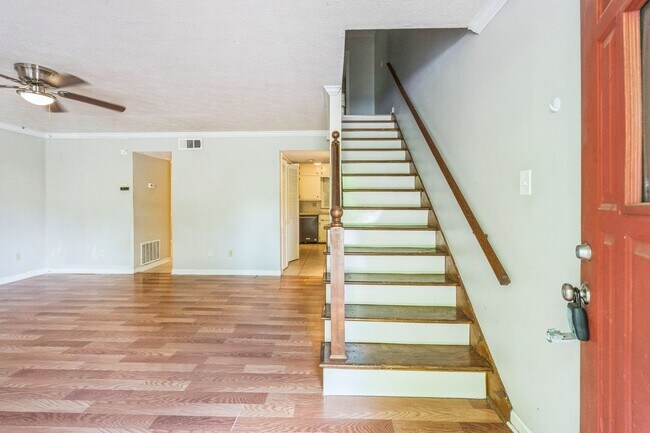 Foto del edificio - 2140 Kings Gate Cir SW