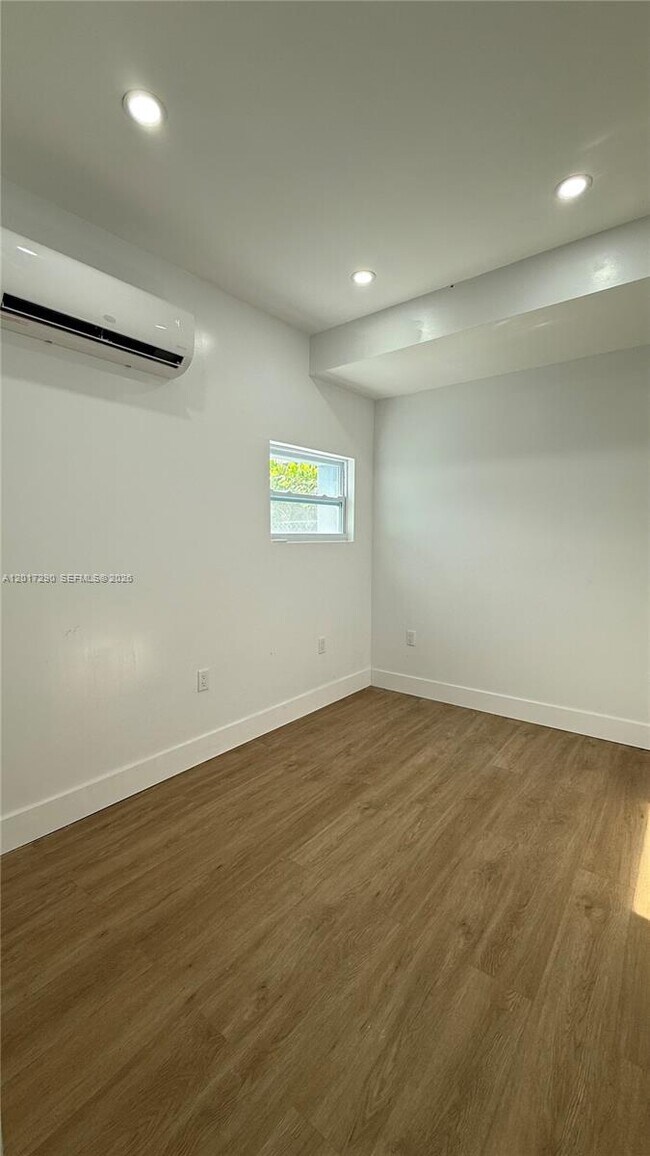Foto del edificio - 211 SW 10th Ave