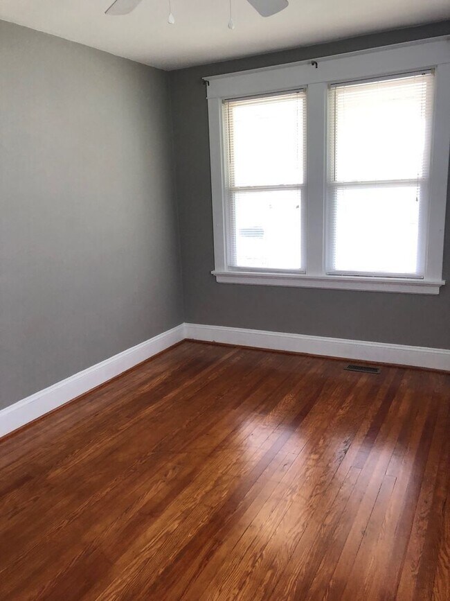 Foto del edificio - 5308 Waverly Ave