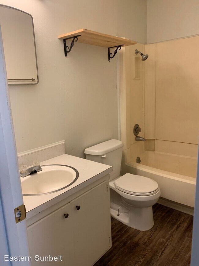 Foto del edificio - 1 br, 1 bath House - 510 West 6th Street