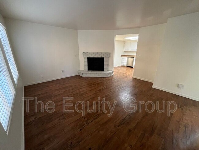 Foto del edificio - 4042 W Meadow Ave