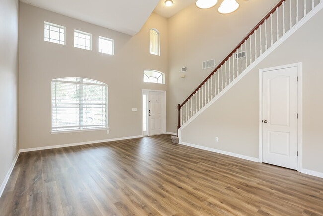 Foto del edificio - 3740 Briar Ln