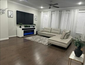 Building Photo - 10609 Centre Forest Dr