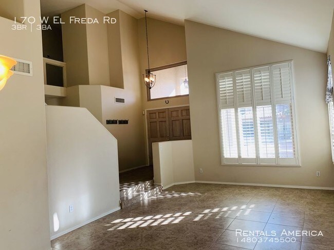 Building Photo - 170 W El Freda Rd