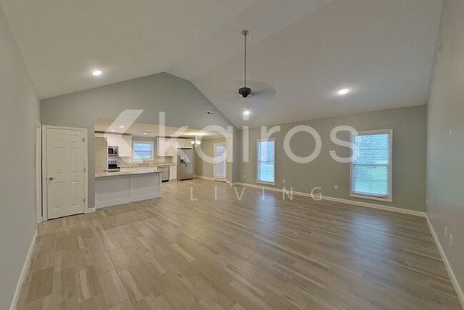 Building Photo - 162 Eastwood Ln