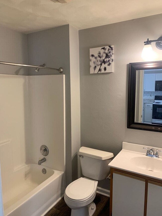 Foto del edificio - 1542 Devon Ln