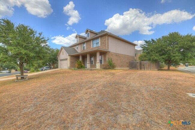 Building Photo - 400 Summer Dr