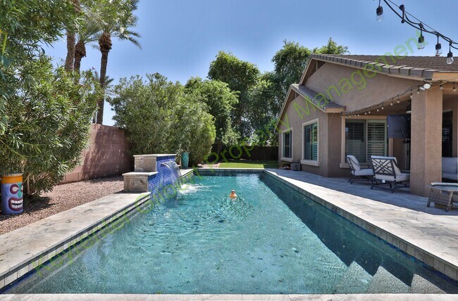 Building Photo - Spacious 4-Bedroom Home with Pool in Gilbe...