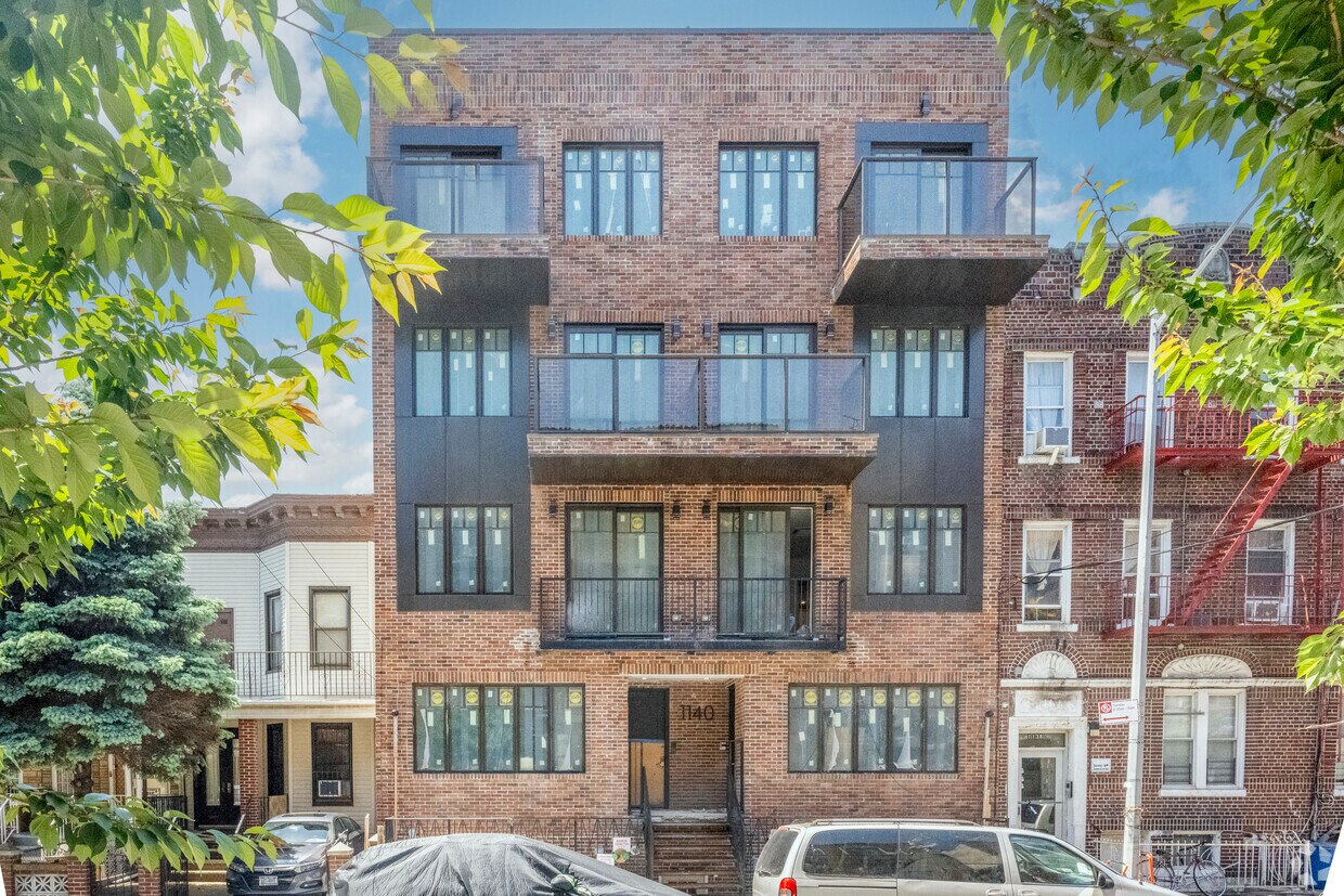 Building Photo - 1140 43rd St